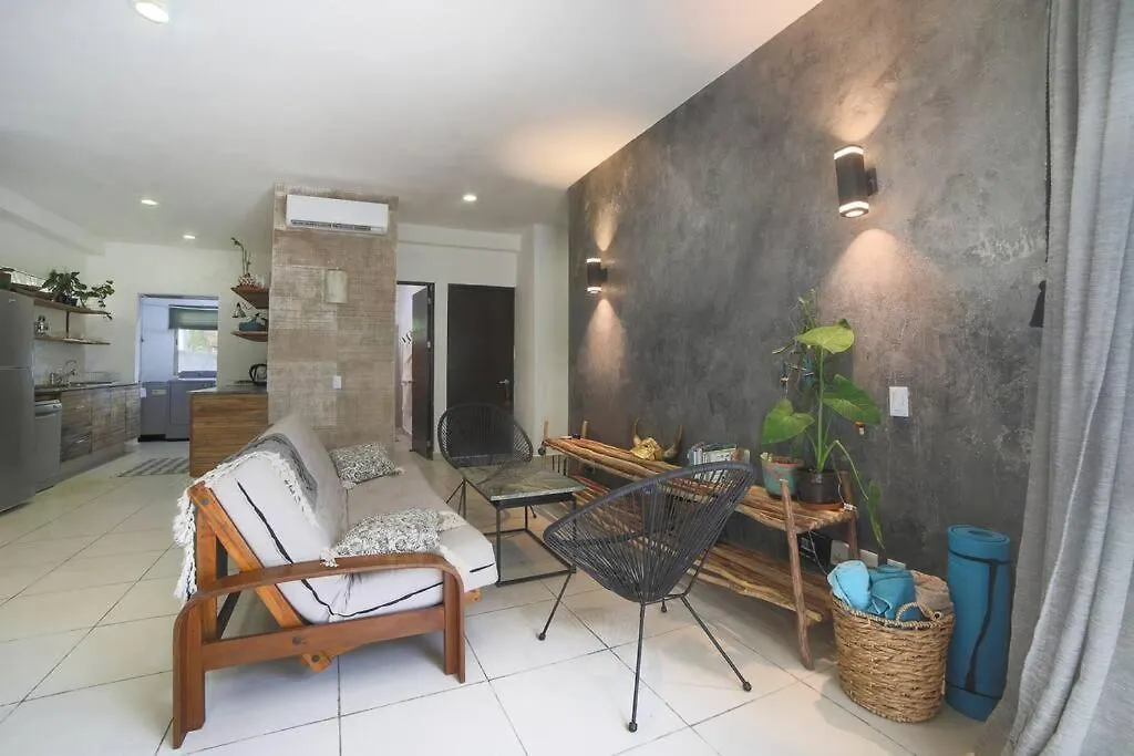 Lovely 2 Bdrm Condo In Gated Community & Pool View Playa del Carmen 0*,  Messico