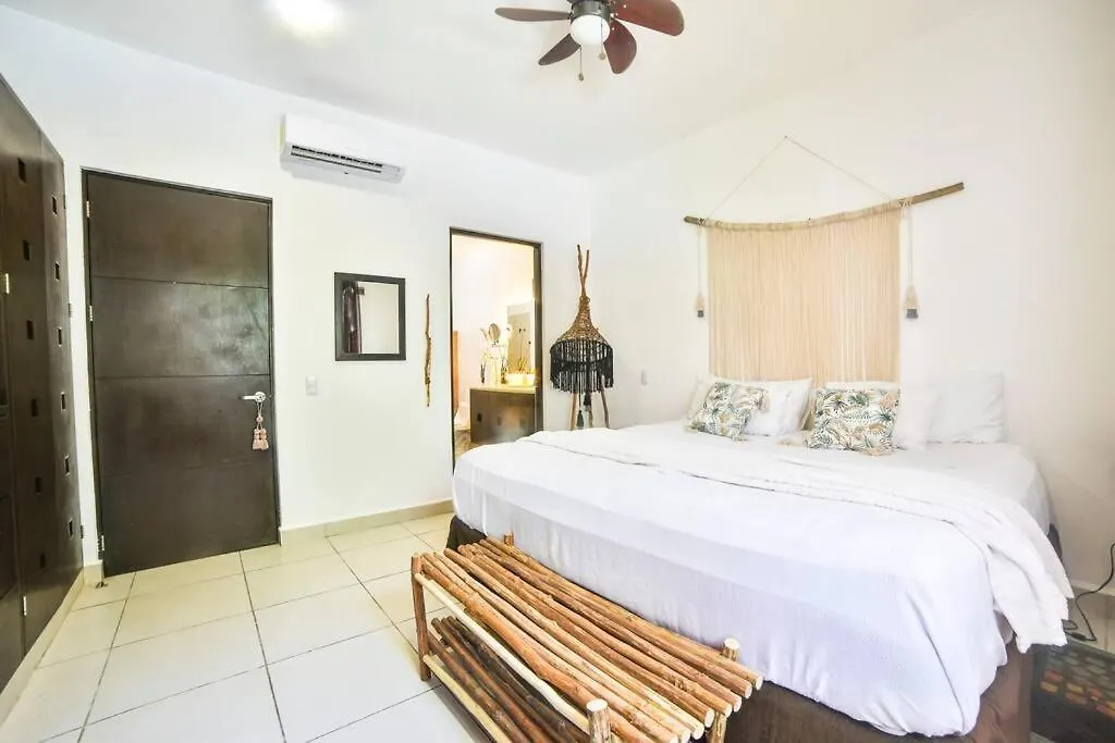 Lovely 2 Bdrm Condo In Gated Community & Pool View Playa del Carmen Apartment