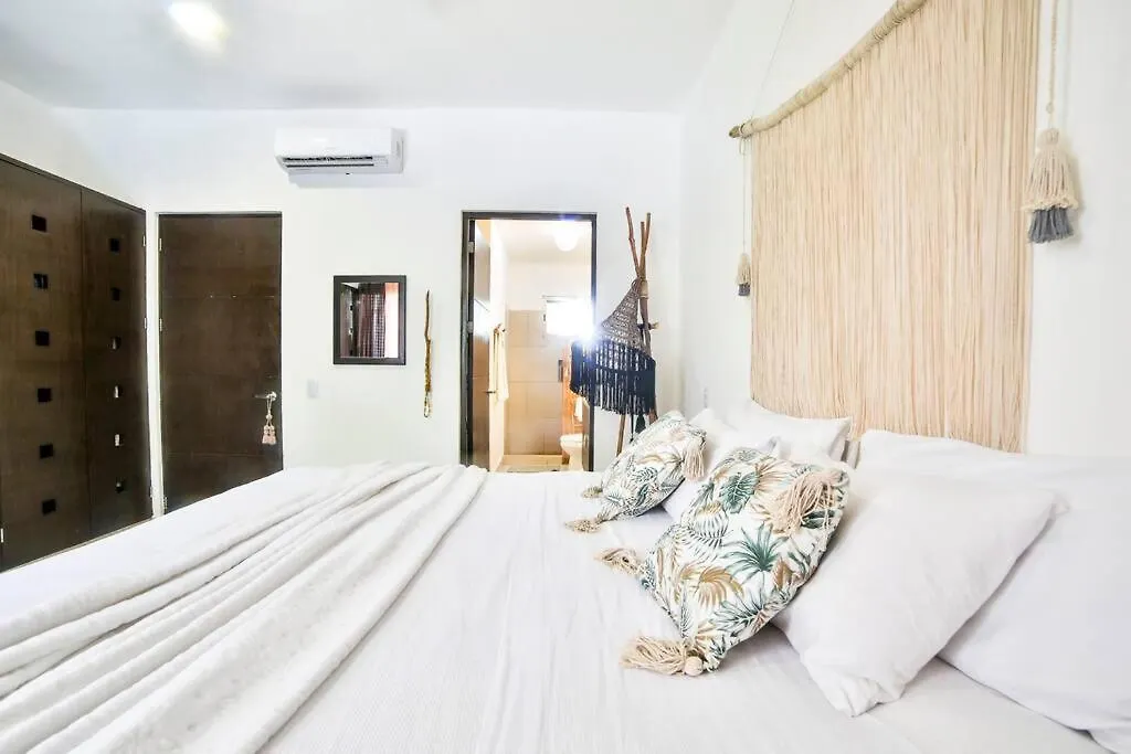 Apartment Lovely 2 Bdrm Condo In Gated Community & Pool View Playa del Carmen