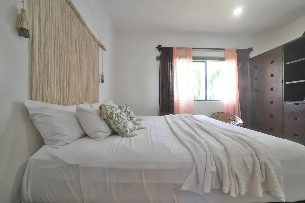Lovely 2 Bdrm Condo In Gated Community & Pool View Playa del Carmen Apartment