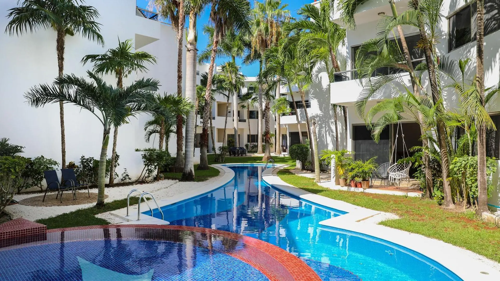 Apartment Lovely 2 Bdrm Condo In Gated Community & Pool View Playa del Carmen